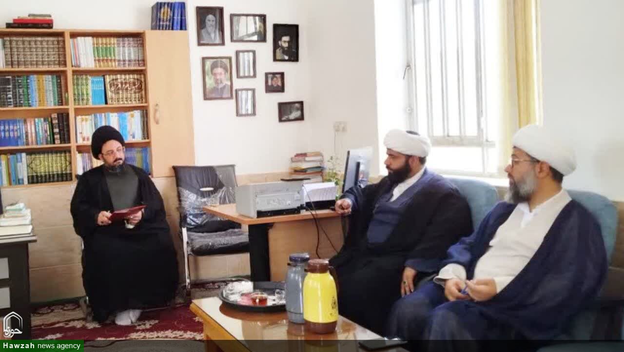 دیدار معاون آموزش حوزه علمیه استان یزد با اعضای کارگروه جذب و پذیرش مدرسه علمیه ابرکوه