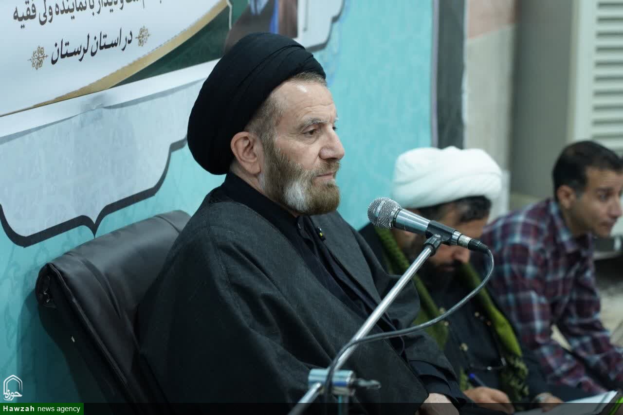 نقش مساجد در تربیت نیروهای انقلابی بی‌بدیلی است