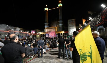 تصاویر/ سومین شب آیین مسلمیه در حرم مطهر حضرت سیدالکریم(ع)