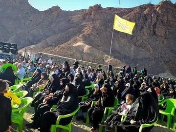 تصاویر/ مراسم معنوی دعای عرفه در جوار مزار مطهر شهید گمنام جاده سلامت پارک کوهستان سمنان