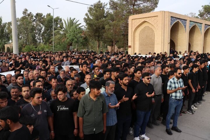 تصاویر/ تشییع پیکر شهید محمدمعراج نظری در گلزار شهدای شهرستان اردکان