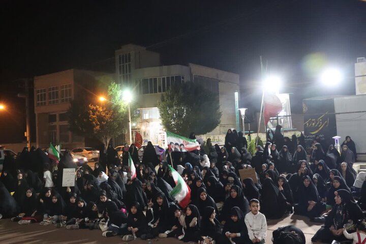 تصاویر/ حضور پرشور کودکان، نوجوانان و مردان و زنان انقلابی و ولایی شهر اشکذر در هشتاد و ششمین شب از حماسه حضور