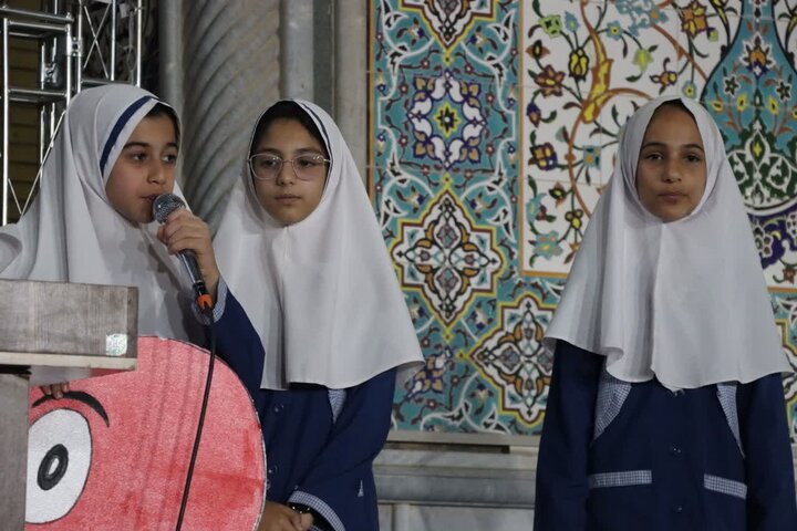 تصاویر/ حضور پرشور کودکان، نوجوانان و مردان و زنان انقلابی و ولایی شهر اشکذر در هشتاد و ششمین شب از حماسه حضور