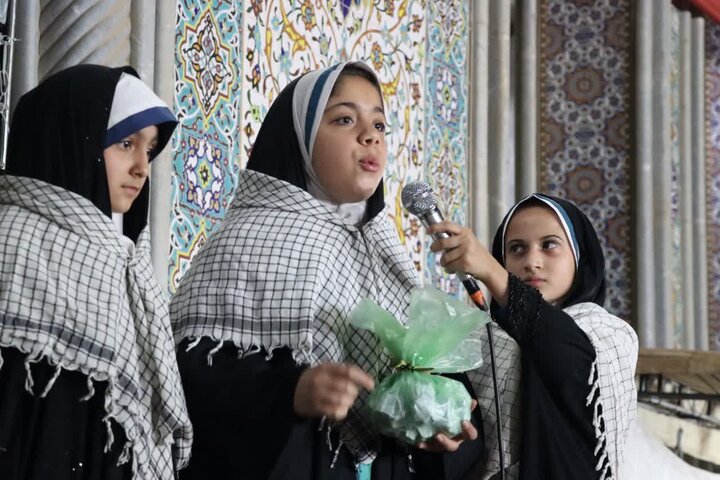 تصاویر/ حضور پرشور کودکان، نوجوانان و مردان و زنان انقلابی و ولایی شهر اشکذر در هشتاد و ششمین شب از حماسه حضور