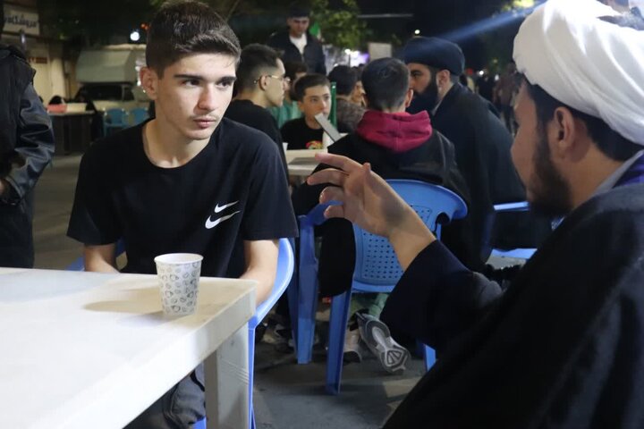 تصاویر/ تداوم فعالیت موکب مدرسه علمیه امام خامنه ای ارومیه در تجمعات مردمی