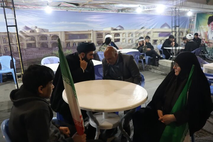 تصاویر/ تداوم فعالیت موکب مدرسه علمیه امام خامنه ای ارومیه در تجمعات مردمی