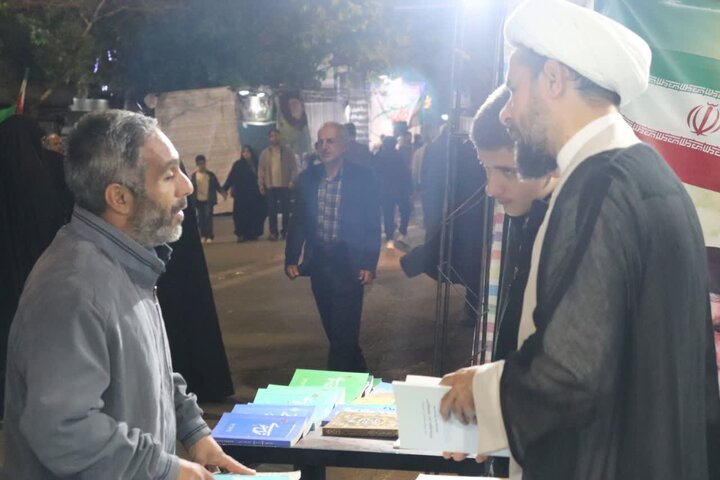تصاویر/ تداوم فعالیت موکب مدرسه علمیه امام خامنه ای ارومیه در تجمعات مردمی