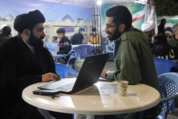 تصاویر/ تداوم فعالیت موکب مدرسه علمیه امام خامنه ای ارومیه در تجمعات مردمی