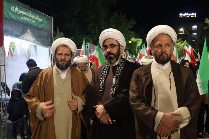 تصاویر/ استمرار فعالیت موکب فرهنگی، تبیینی مدرسه علمیه امام خمینی(ره) ارومیه