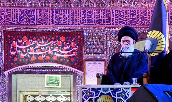 تصاویر/ سومین شب آیین مسلمیه در حرم مطهر حضرت سیدالکریم(ع)