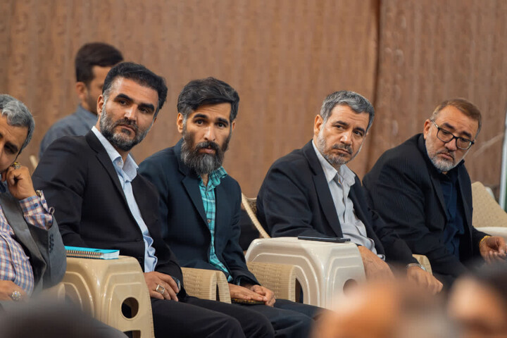تصاویر / نشست همفکری در خصوص برنامه‌های ماه محرم و صفر، با حضور جمعی از هیئات مذهبی شهرستان زنجان