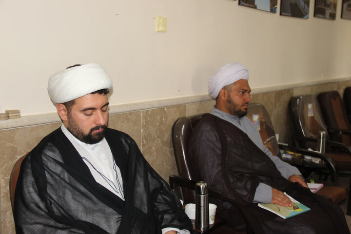 تصاویر / نشست مدیر حوزه علمیه استان  قزوین با مبلغین امین حوزه علمیه قزوین
