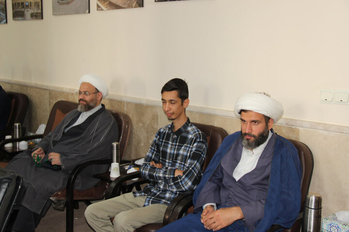 تصاویر / نشست مدیر حوزه علمیه استان  قزوین با مبلغین امین حوزه علمیه قزوین