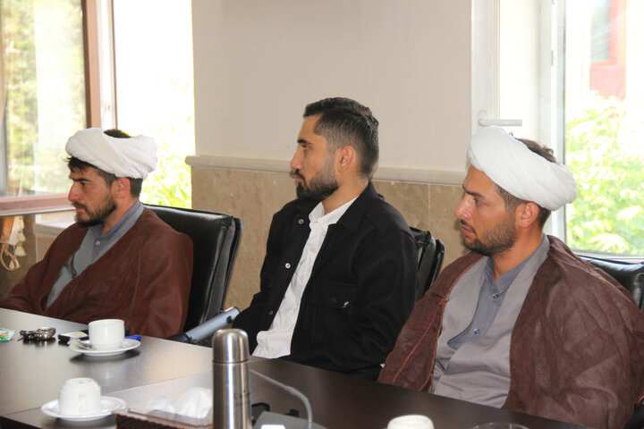 تصاویر / نشست مدیر حوزه علمیه استان  قزوین با مبلغین امین حوزه علمیه قزوین