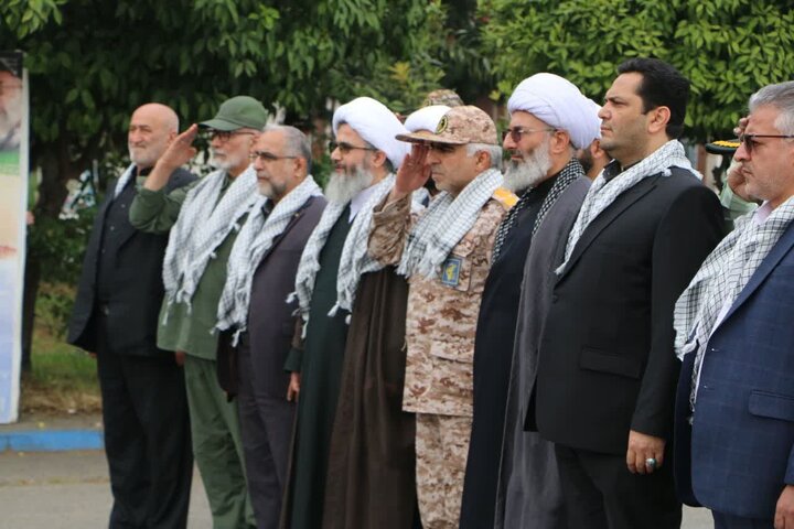 تصاویر/ حضور ائمه جمعه شهرستان آمل در مراسم صبحگاه مشترک نیروهای مسلح