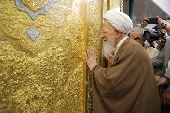 آیت اللہ العظمیٰ جوادی آملی: عرفہ کے دن دوسروں کے لیے دعا کریں