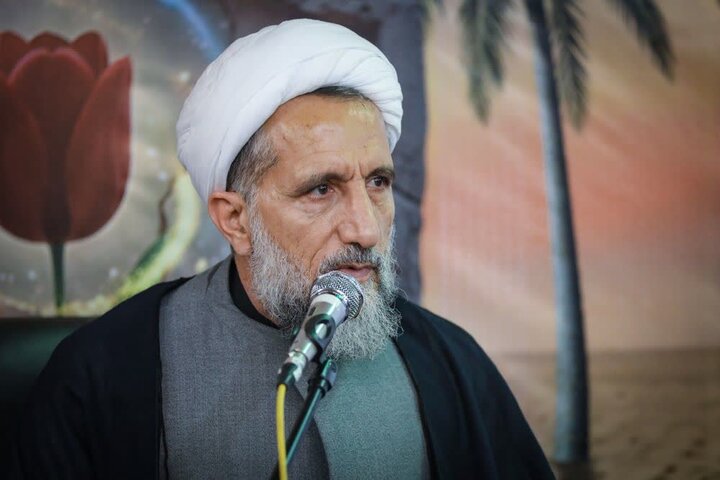 تصاویر / تجلیل از خانواده شهدای دفاع مقدس سوم با حضور امام جمعه قزوین