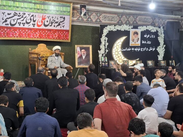 فیلم| مراسم پرفیض معنوی دعای عرفه در موسسه امیرالمومنین کاشان