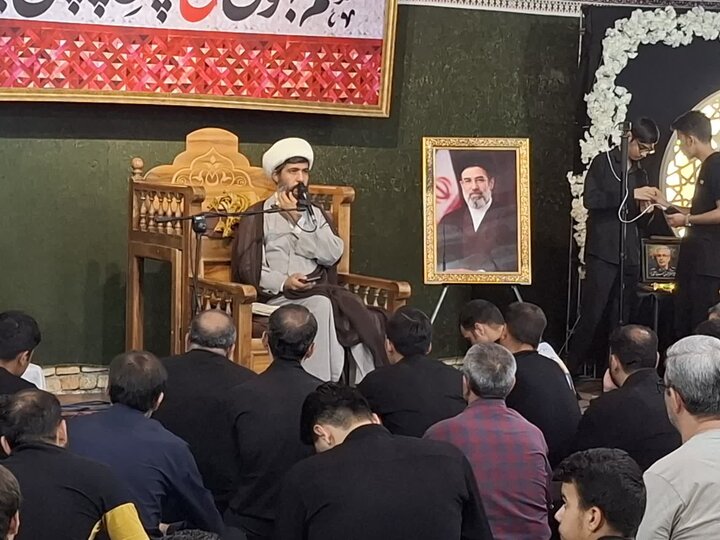 فیلم| مراسم پرفیض معنوی دعای عرفه در موسسه امیرالمومنین کاشان