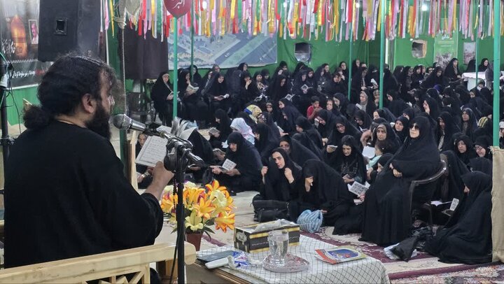 تصاویر/طنین دعای عرفه در جوار شهدای گمنام حسین‌آبادکویر