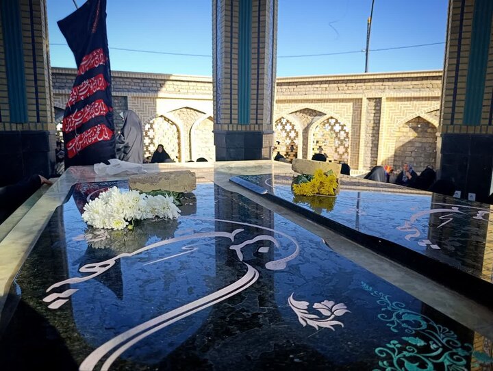 تصاویر/ مراسم معنوی دعای عرفه در جوار مزار مطهر شهید گمنام جاده سلامت پارک کوهستان سمنان