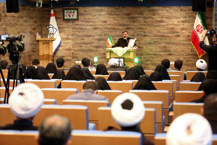 تصاویر/ گرامیداشت و بزرگداشت دوّمین سالگرد شهادت شهید جمهور دکتر آیت‌الله سید ابراهیم رئیسی و شهدای خدمت در دانشگاه باقرالعلوم(ع)