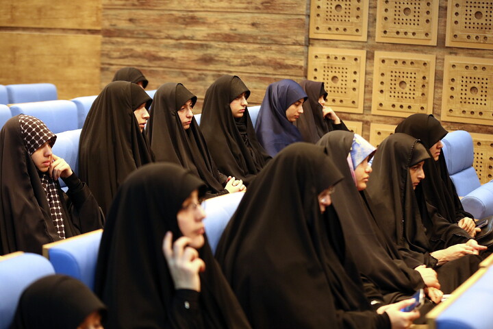 تصاویر/ گرامیداشت و بزرگداشت دوّمین سالگرد شهادت شهید جمهور دکتر آیت‌الله سید ابراهیم رئیسی و شهدای خدمت در دانشگاه باقرالعلوم(ع)
