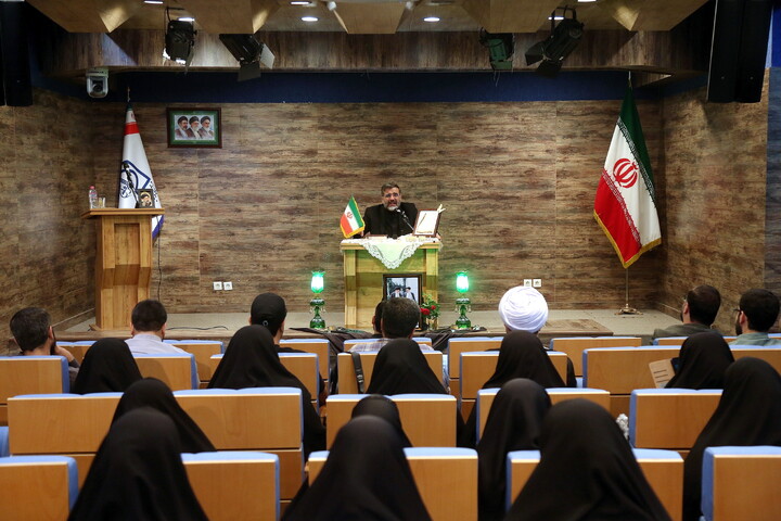 تصاویر/ گرامیداشت و بزرگداشت دوّمین سالگرد شهادت شهید جمهور دکتر آیت‌الله سید ابراهیم رئیسی و شهدای خدمت در دانشگاه باقرالعلوم(ع)