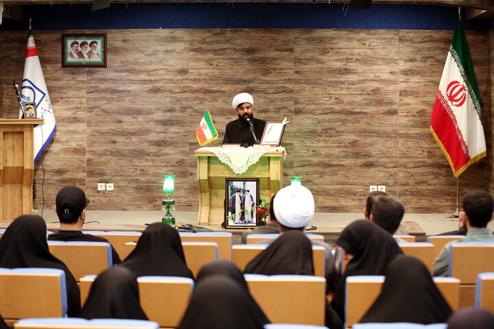 تصاویر/ گرامیداشت و بزرگداشت دوّمین سالگرد شهادت شهید جمهور دکتر آیت‌الله سید ابراهیم رئیسی و شهدای خدمت در دانشگاه باقرالعلوم(ع)