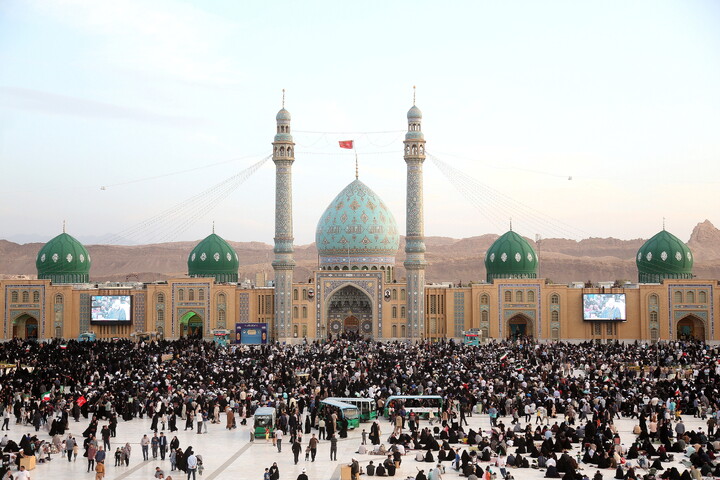 تصاویر/ قرائت دعای عرفه در مسجد مقدس جمکران