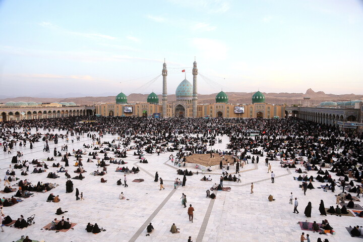 تصاویر/ قرائت دعای عرفه در مسجد مقدس جمکران