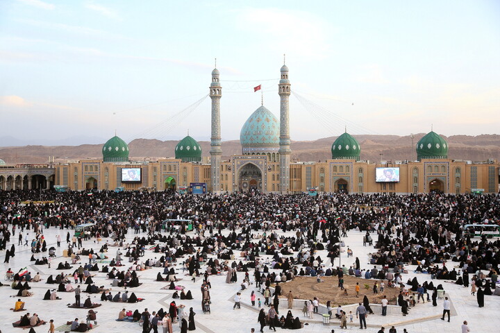 تصاویر/ قرائت دعای عرفه در مسجد مقدس جمکران