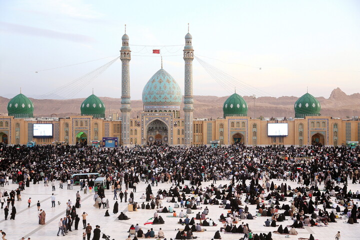 تصاویر/ قرائت دعای عرفه در مسجد مقدس جمکران