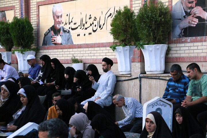 تصاویر/ روز عرفه در گلزار شهدای کرمان