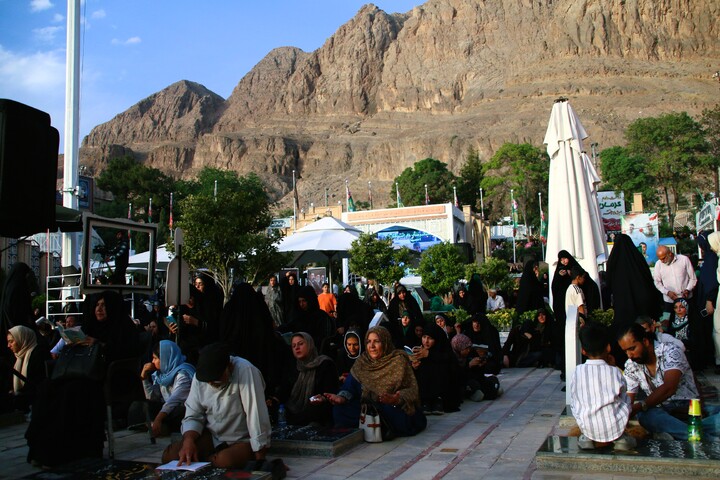 تصاویر/ روز عرفه در گلزار شهدای کرمان