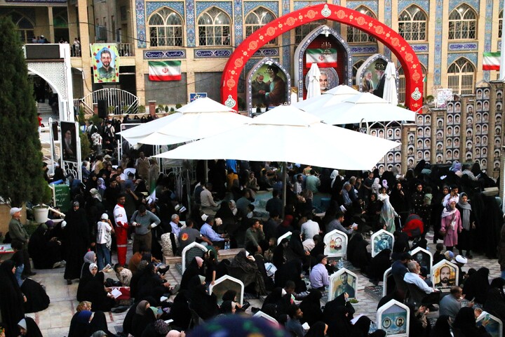 تصاویر/ روز عرفه در گلزار شهدای کرمان
