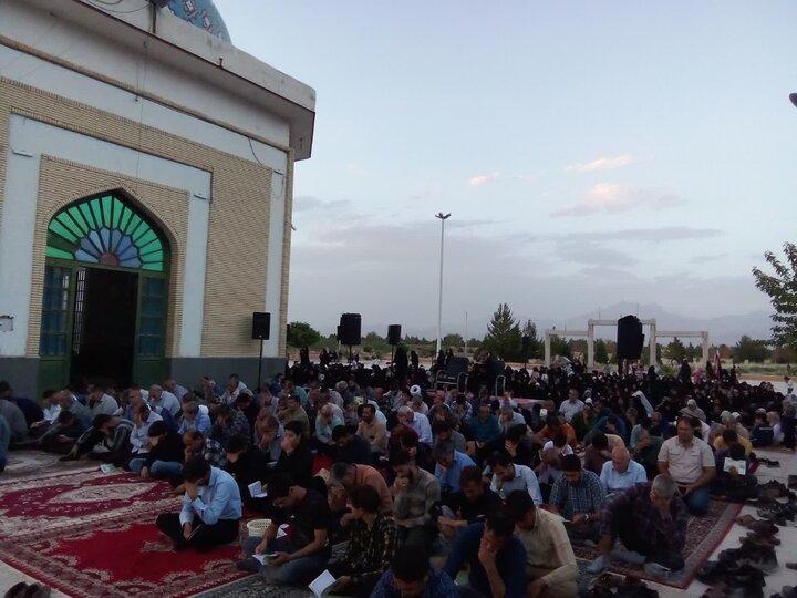 تصاویر/ مراسم قرائت دعای عرفه در محی آباد