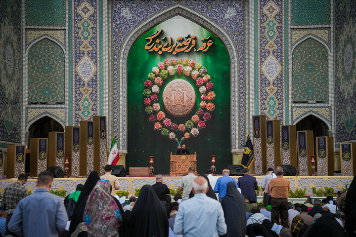 تصاویر/ قرائت دعای عرفه در حرم مطهر امام‌ رضا علیه‌السلام