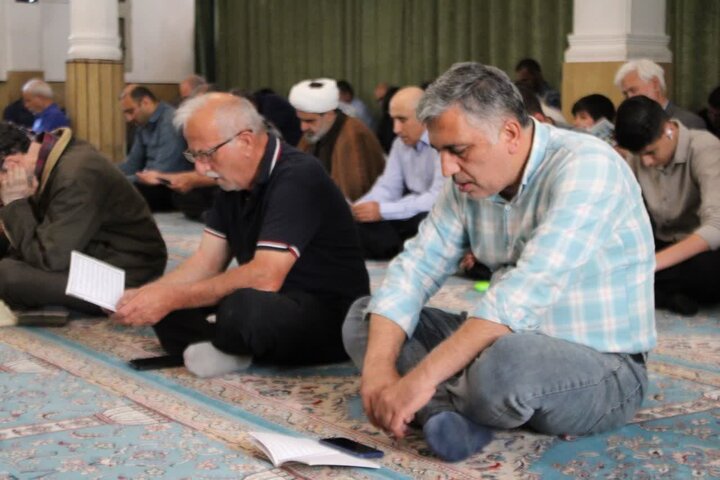 تصاویر/ برگزاری مراسم دعای عرفه در مسجد جامع در شهرستان عباس آباد