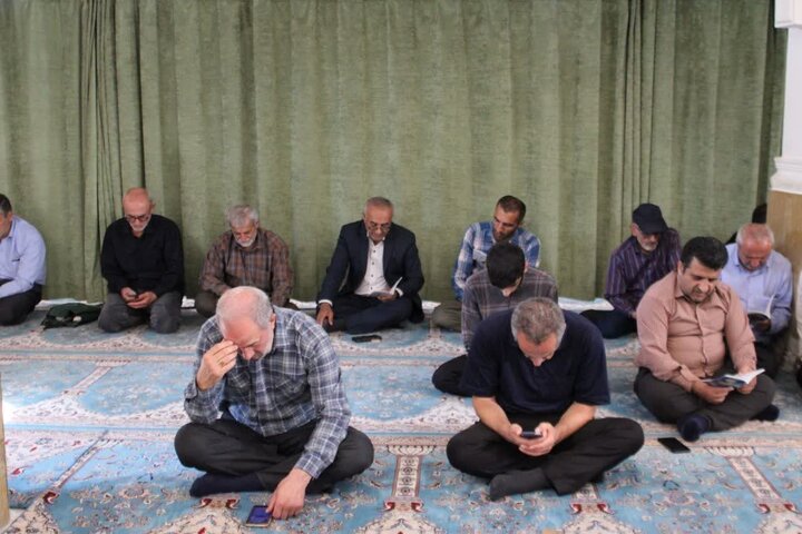 تصاویر/ برگزاری مراسم دعای عرفه در مسجد جامع در شهرستان عباس آباد