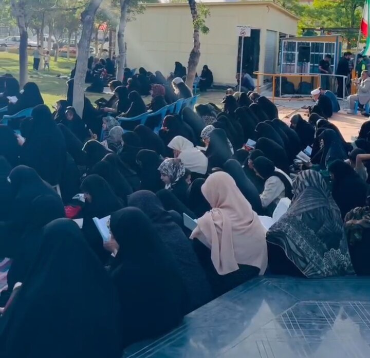 تصاویر/قرائت پر فیض دعای عرفه در کناز مزار شهید گمنام در اراک