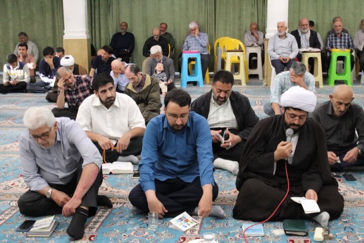 تصاویر/ برگزاری مراسم دعای عرفه در مسجد جامع در شهرستان عباس آباد