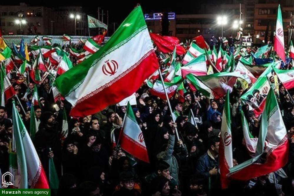 تجمعات میدان پدافند، تجلی پیوند معنویت و بصیرت انقلابی است
