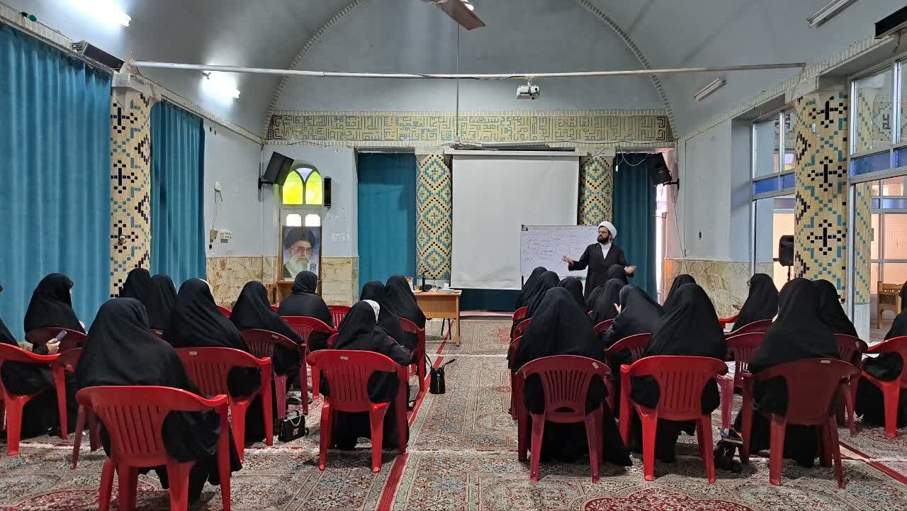 واکاوی مفهوم «طلبه تراز» و مبانی قرآنی تقابل با دشمن در مدرسه علمیه الزهرا (س) یزد+عکس