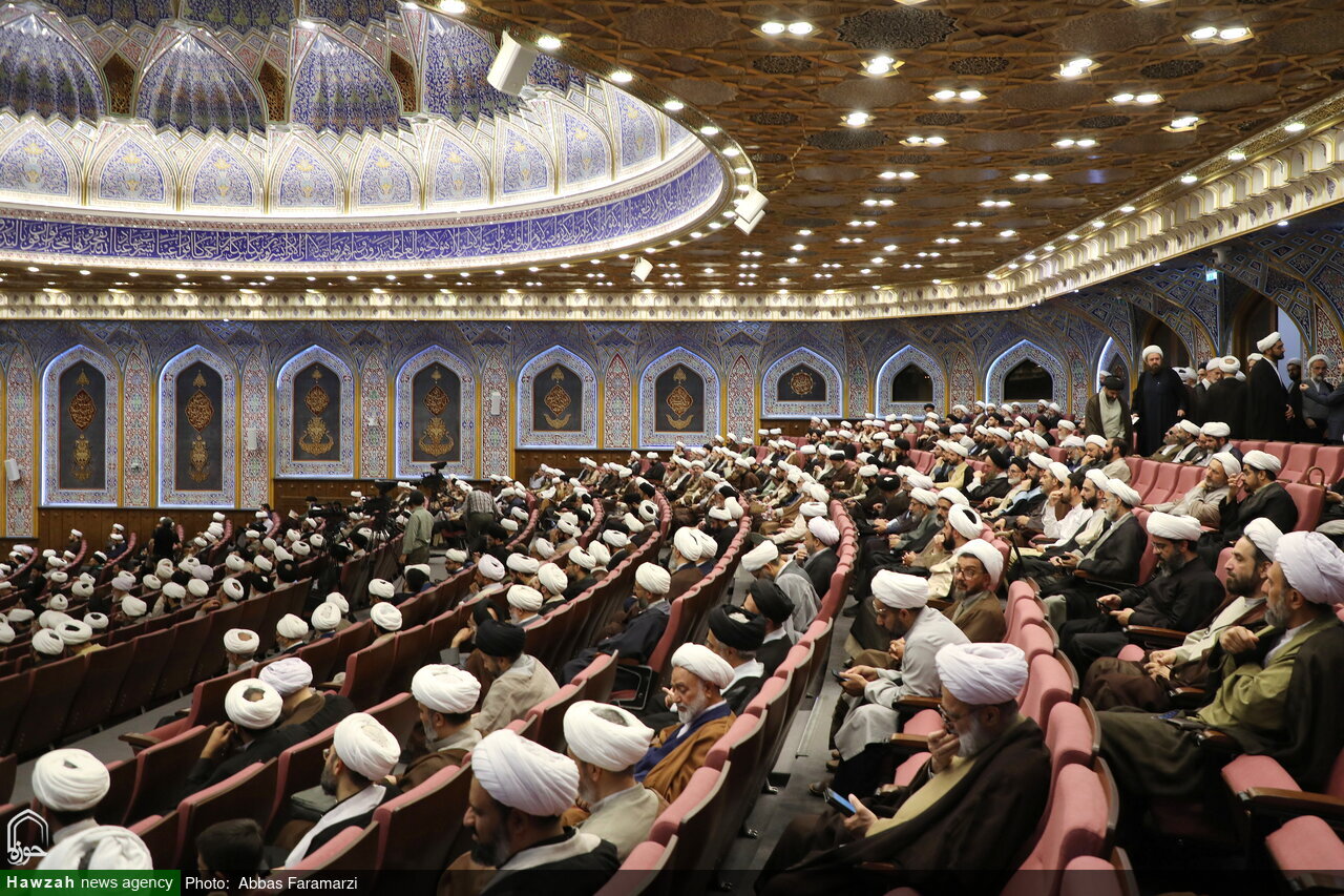 آية الله العظمى نوريّ الهمدانيّ: حراسة الأمن الفكريّ للمجتمع وبثّ روح الحماسة والأمل بين الناس من أهمّ واجبات الأساتذة الحوزويّين