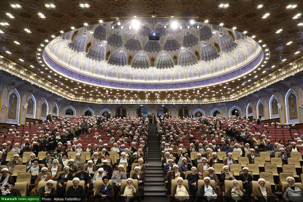 آية الله العظمى نوريّ الهمدانيّ: حراسة الأمن الفكريّ للمجتمع وبثّ روح الحماسة والأمل بين الناس من أهمّ واجبات الأساتذة الحوزويّين