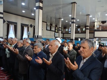 تصاویر/ اقامه نماز عید قربان در مسجد جامع چهاربرج