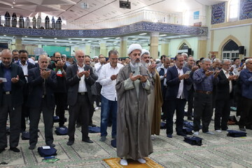 تصاویر / اقامه نماز عید سعید قربان در همدان