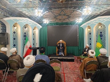 تصاویر/ نشست مبلغان و خطبای تهران در امامزاده صالح (ع)