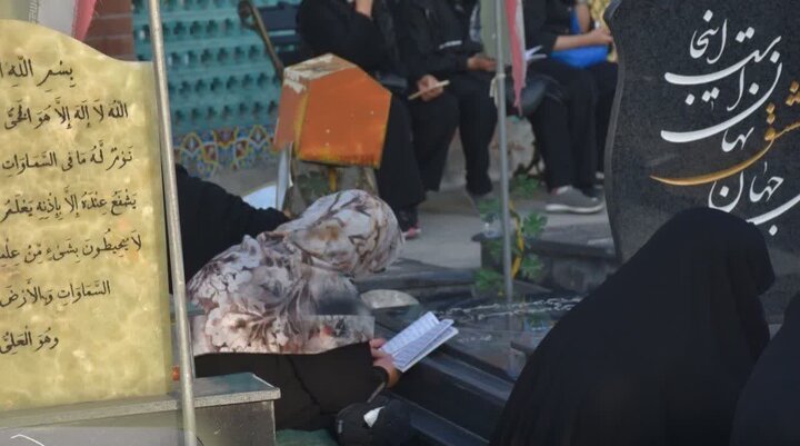 تصاویر/ برگزاری دعای عرفه در بقعه متبرکه امامزاده ابراهیم (ع) شهرستان آمل